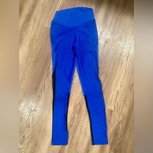 CLS Sportswear Scrunch Leggings - M